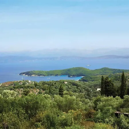 Bouritsa Villa Karyotikon